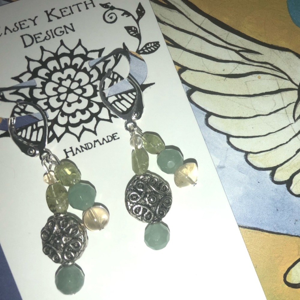 Spring Green Cluster Earring - Picture 2 of 6